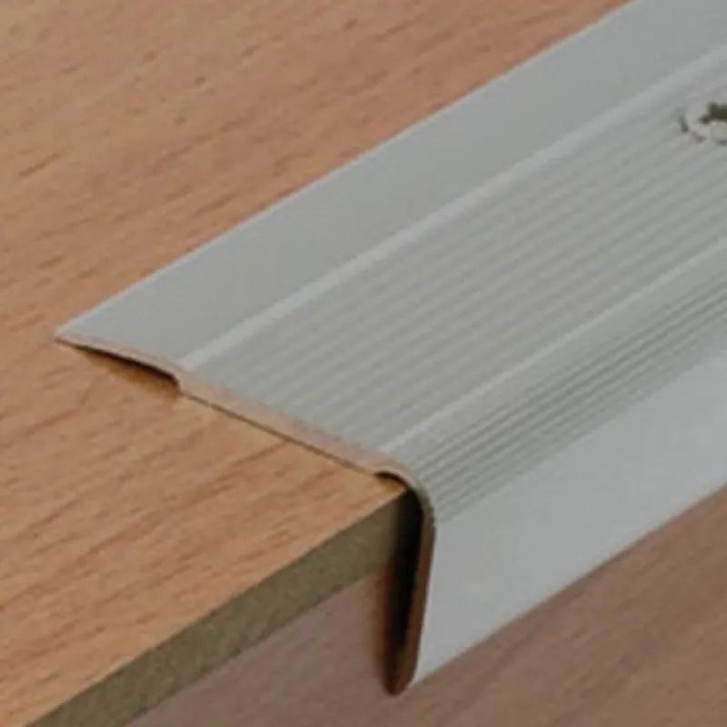 Nez de marche aluminium – pose intérieur et extérieur – Médium 43 V Prix Réduit