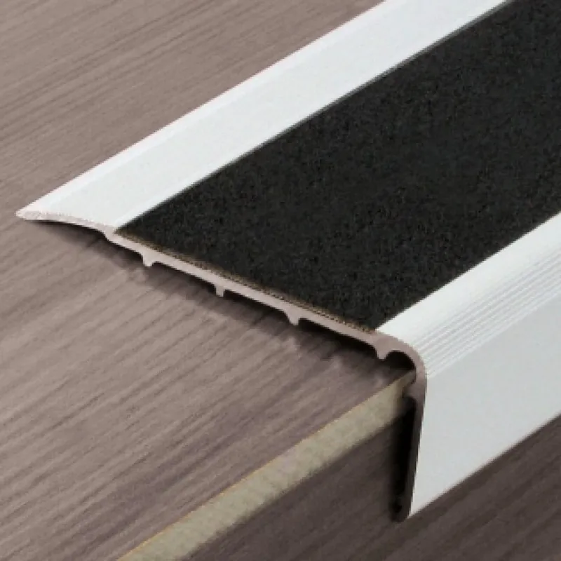Nez de marche avec bande antidérapante – aluminium anodisé – ISBA B11 Achat Immédiat